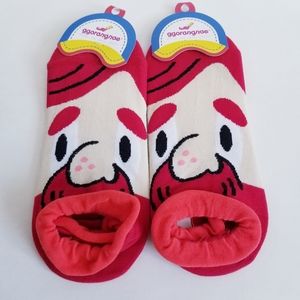 NWT 2 PAIRS OF COUPLES ANKLE CHARACTER SOCKS